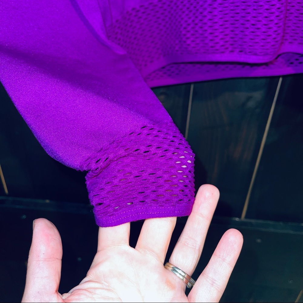 Fabletics Athletic Top Large - image 3